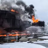 Ukraine attackiert nach eigenen Angabe ein rund 1000 Kilometer von der Grenze entferntes Öllager in Russland … Feuerwehr löscht