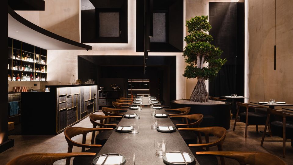 Restaurant Oukan: Auch das Interieur im Restaurant "Oukan" ist japanisch inspiriert Auch das Interieur im Restaurant "Oukan" ist japanisch inspiriert