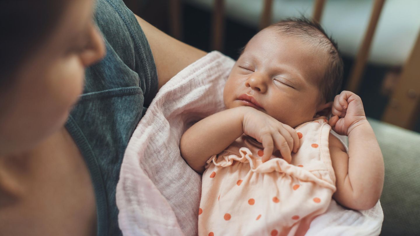 Babys werden links getragen