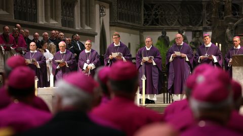 Bischöfe beim Eröffnungsgottesdienst der Frühjahrsvollversammlung der Deutschen Bischofskonferenz im Hohen Dom in Augsburg.