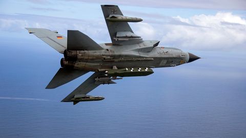Tornado-Kampfjet mit einem Taurus-Marschflugkörper
