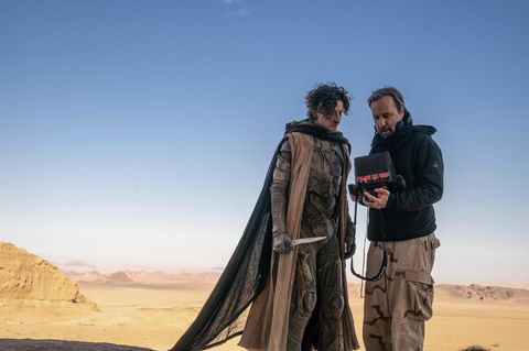 Denis Villeneuve und Timothée Chalamet bei den Dreharbeiten zu Dune 2