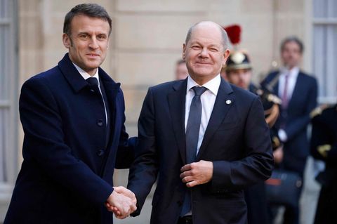Macron und Scholz in Paris bei einem Treffen zum Thema Ukraine