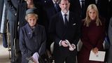 Auf der rechten Seite vom Altar aus gesehen saßen die Gäste: Königin Anne-Marie von Griechenland, Kronprinz Pavlos von Griechenland und Kronprinzessin Marie-Chantal von Griechenland