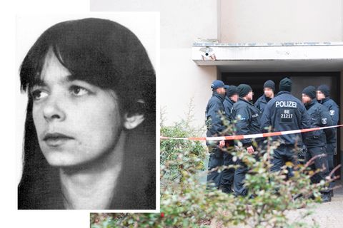 Fahndungsfoto von Daniela Klette, Polizisten vor einem Mehrfamilienhaus in Berlin