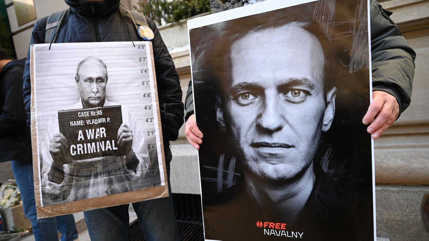 Alexei Navalny: “Putin wanted him dead,” says Andrei Soldierov