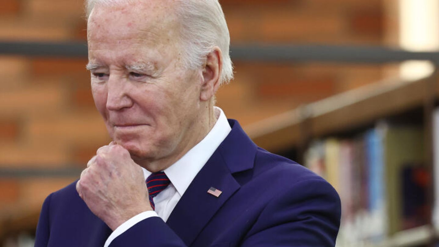 Vorwahl in Michigan: Joe Biden steht innerparteilich für seine Nahostpolitik unter Druck. In Michigan hat der US-Präsident nun einen Denkzettel bei der Vorwahl bekommen Joe Biden steht innerparteilich für seine Nahostpolitik unter Druck. In Michigan hat der US-Präsident nun einen Denkzettel bei der Vorwahl bekommen