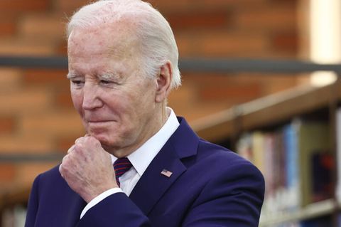 Joe Biden steht innerparteilich für seine Nahostpolitik unter Druck. In Michigan hat der US-Präsident nun einen Denkzettel bei der Vorwahl bekommen
