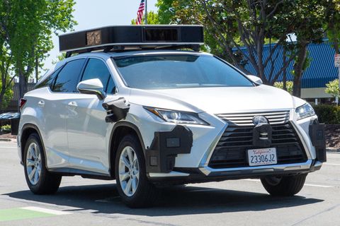 Ein Elektroauto oder autonome Fahrzeuge waren immer wieder Thema: Umgebaute Testwagen von Apple zierten lange das Straßenbild im Silicon Valley.