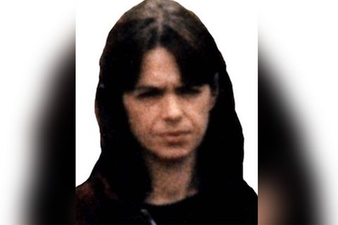 Ein Fahndungsbild der niederländischen Polizei zeigt die gesuchte RAF-Terroristin Daniela Klette