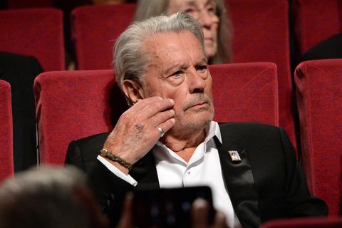 Promis: Waffenfund bei Alain Delon: Was würde die Polizei bei uns finden?