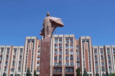 Eine Lenin-Statue vor dem Parlament in Tiraspol, der Hauptstadt des Separatistengebiets Transnistrien