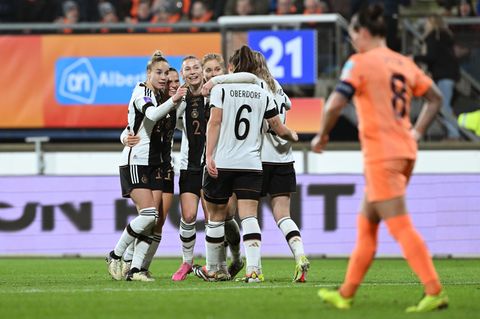 DFB-Frauen gewinnen gegen die Niederlande