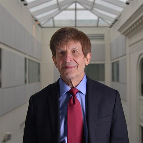 Schaut in die Vergangenheit und in die Zukunft: der Historiker Allan Lichtman, 76
