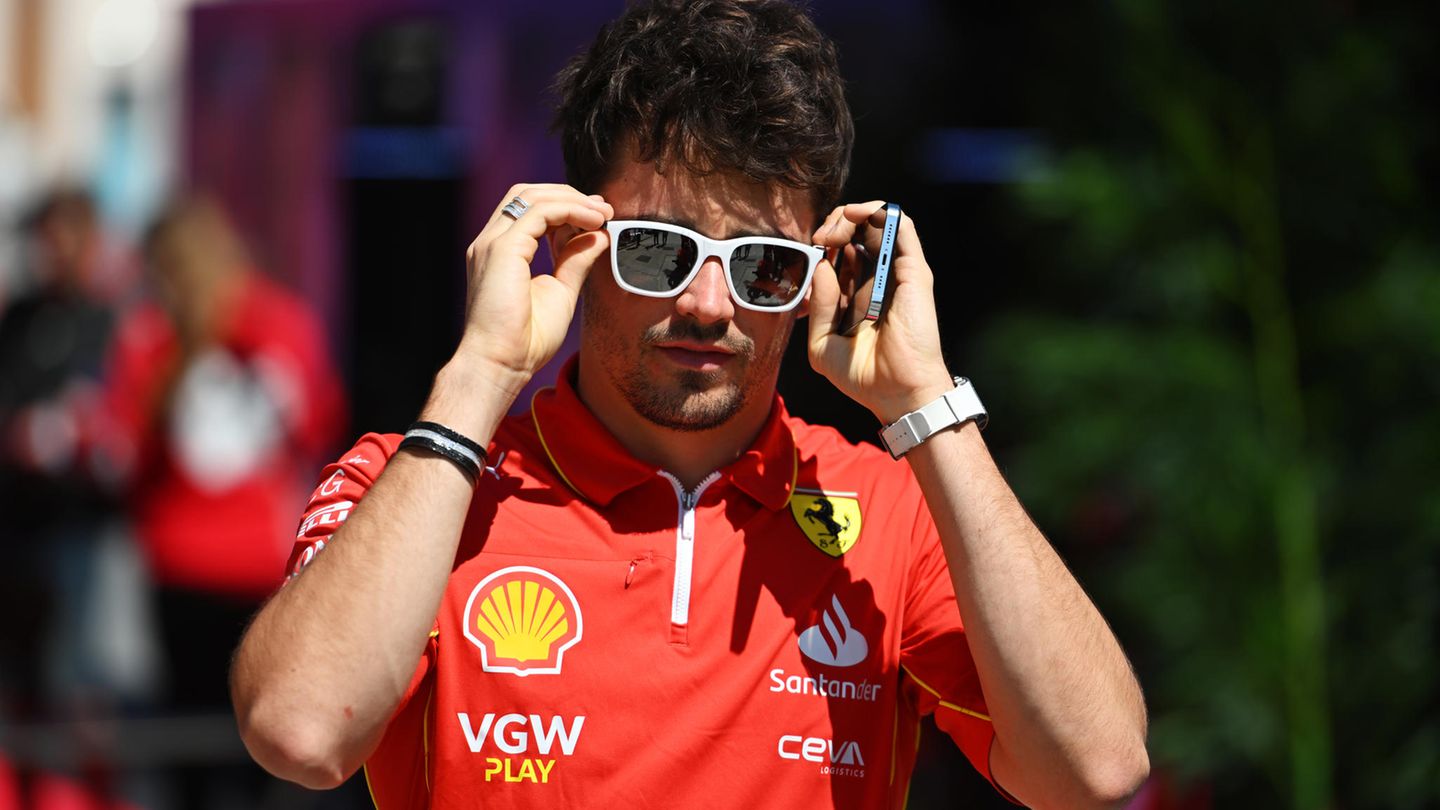 Saison 2024: Charles Leclerc, Ferrari Der Monegasse geht in sein sechstes Jahr für Ferrari. Seine Bilanz: fünf Rennsiege bei 23 Pole Positionen. Das Missverhältnis liegt unter anderem daran, dass Leclerc als schnellerster Fahrer auf eine Runde gilt, seinem Auto aber über die volle Distanz meist die Puste ausgeht. Dennoch glaubt man bei Ferrari weiter fest an Leclerc, der sich im vergangenen Jahr einige Aussetzer leistete. Der letzte Erfolg des Monegassen liegt anderthalb Jahre zurück. Das wird den Optimismus der Italiener nicht dämpfen, weil das neue Auto schneller und zuverlässiger sein soll. Das ist dringend notwendig, wenn man Red Bull ernsthaft Druck machen will. Zumindest in der Qualifikation könnte es klappen. Charles Leclerc, Ferrari Der Monegasse geht in sein sechstes Jahr für Ferrari. Seine Bilanz: fünf Rennsiege bei 23 Pole Positionen. Das Missverhältnis liegt unter anderem daran, dass Leclerc als schnellerster Fahrer auf eine Runde gilt, seinem Auto aber über die volle Distanz meist die Puste ausgeht. Dennoch glaubt man bei Ferrari weiter fest an Leclerc, der sich im vergangenen Jahr einige Aussetzer leistete. Der letzte Erfolg des Monegassen liegt anderthalb Jahre zurück. Das wird den Optimismus der Italiener nicht dämpfen, weil das neue Auto schneller und zuverlässiger sein soll. Das ist dringend notwendig, wenn man Red Bull ernsthaft Druck machen will. Zumindest in der Qualifikation könnte es klappen.