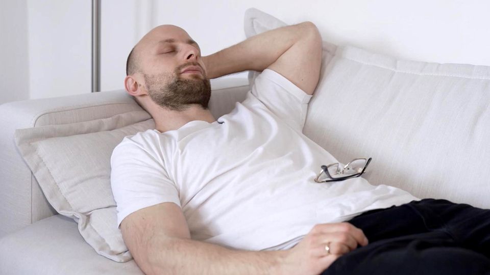 Powernap: So gelingt der Mittagsschlaf gegen das Mittagstief