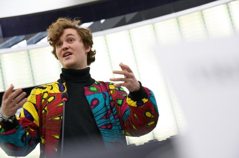 Nachwuchsstar mit bunter Waxprint-Jacke: "Hi, ich bin Malte Gallée, euer Europaabgeordneter"