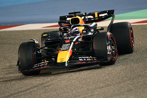 Max Verstappen fährt im Red Bull beim GP von Bahrain in der Formel 1