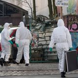 Beteiligt am Einsatz waren neben dem LKA Niedersachsen das Bundeskriminalamt und die Berliner Polizei. Der Einsatz begann gegen 7.30 Uhr an einem Verliner Gewerbegebiet am Markgrafendamm/Ecke Persiusstraße.