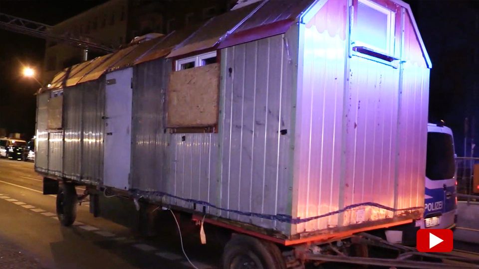 Search for ex-RAF terrorists: Investigators remove suspected Garweg construction trailer