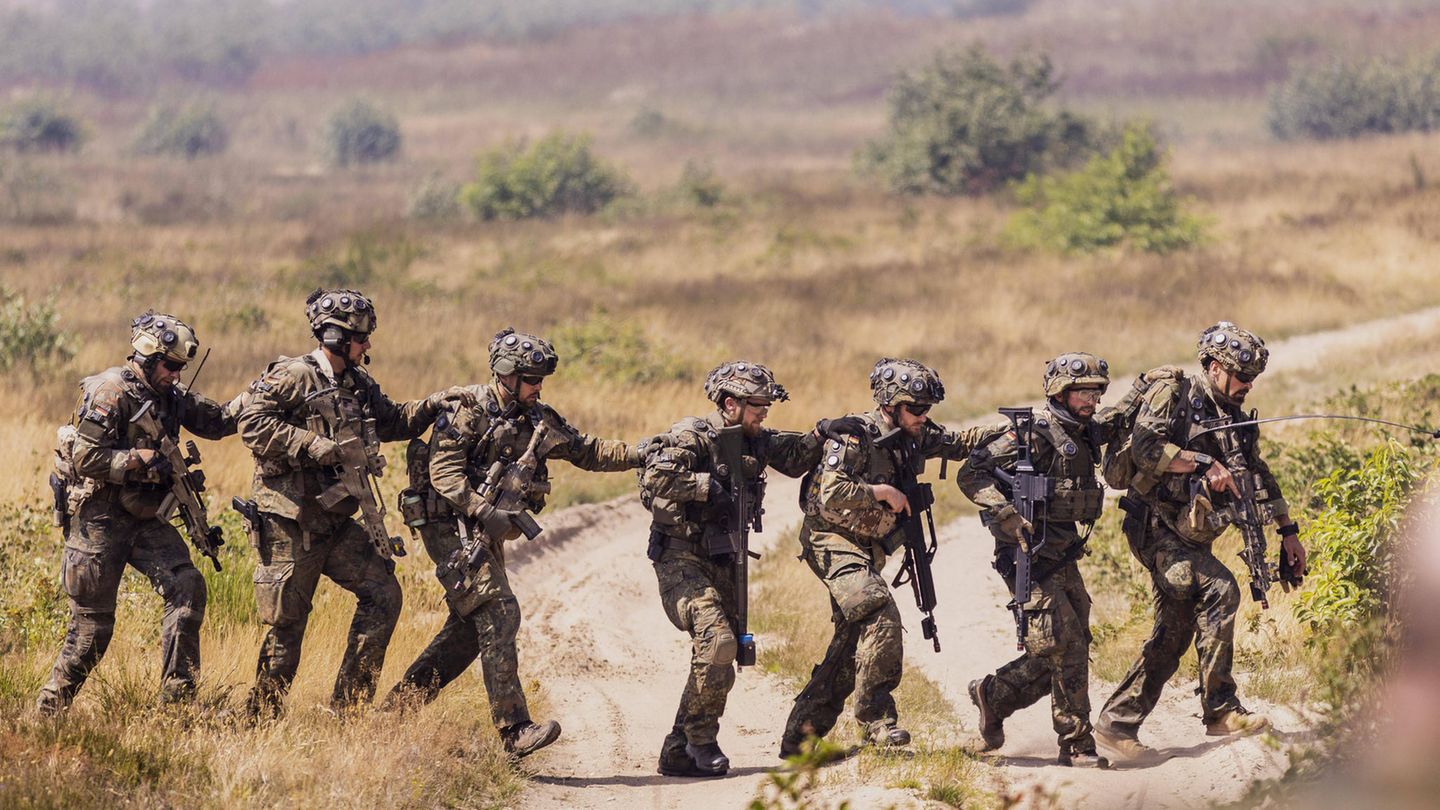 Soldaten des Jägerbataillion 292 beim Training einer Gefechtssituation