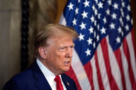 Gibt sich als Sieger: Donald Trump kommentiert das Urteil von seinem Anwesen Mar-a-Lago in Florida