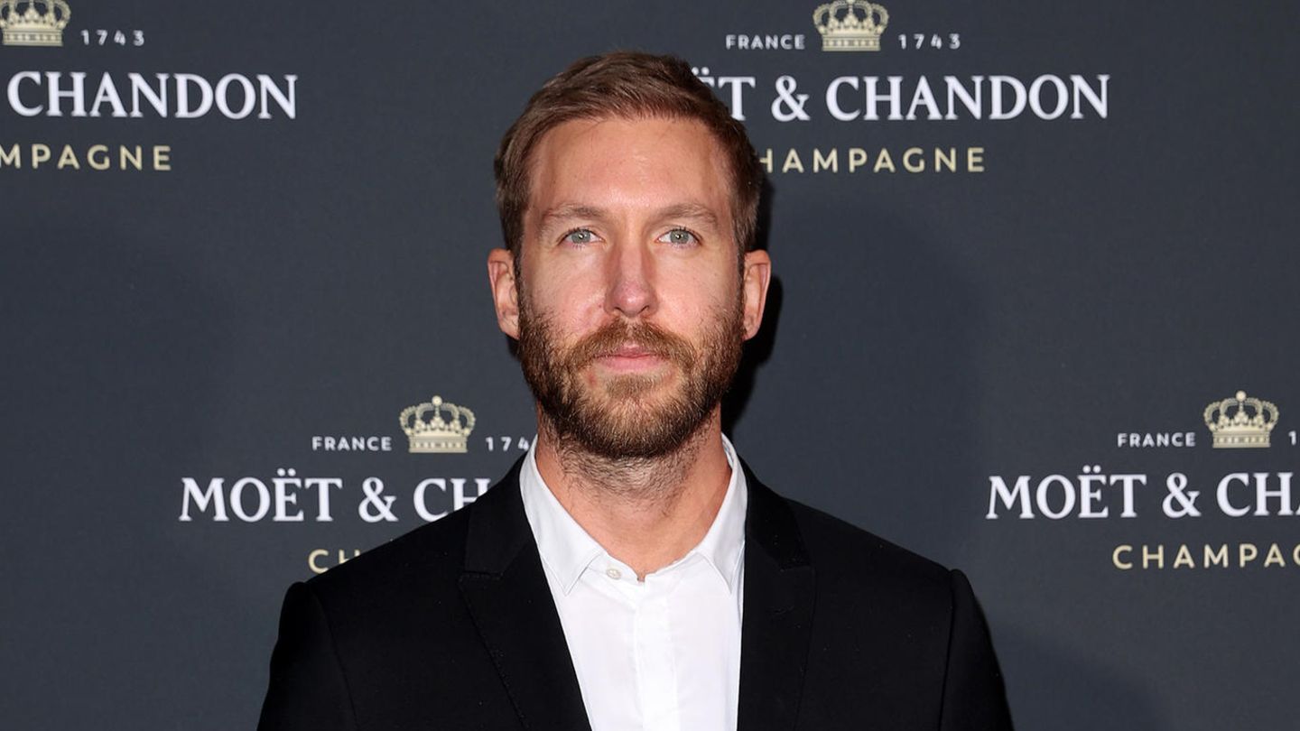 People of today: Warning, disgusting!  Calvin Harris reveals his secret to combating jet lag
