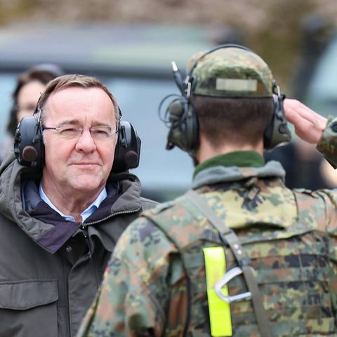 Wehrpflicht: Boris Pistorius (SPD), Bundesminister der Verteidigung, bei einem Besuch der Truppe.