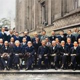 Marie Curie bei der Solvay-Konferenz 1927