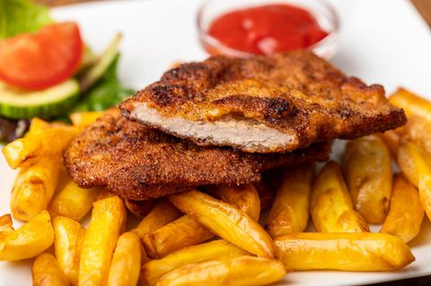 Schnitzel mit Pommes