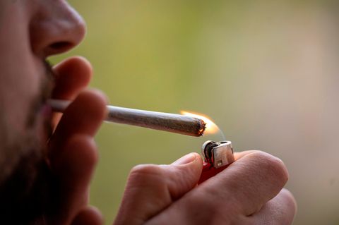 Ob durch die Cannabis-Legalisierung der illegale Drogenhandel eingedämmt werden kann, ist ungewiss