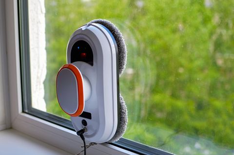 Ein Fenstersauger ist ein praktisches Hilfsmittel beim Frühjahrsputz