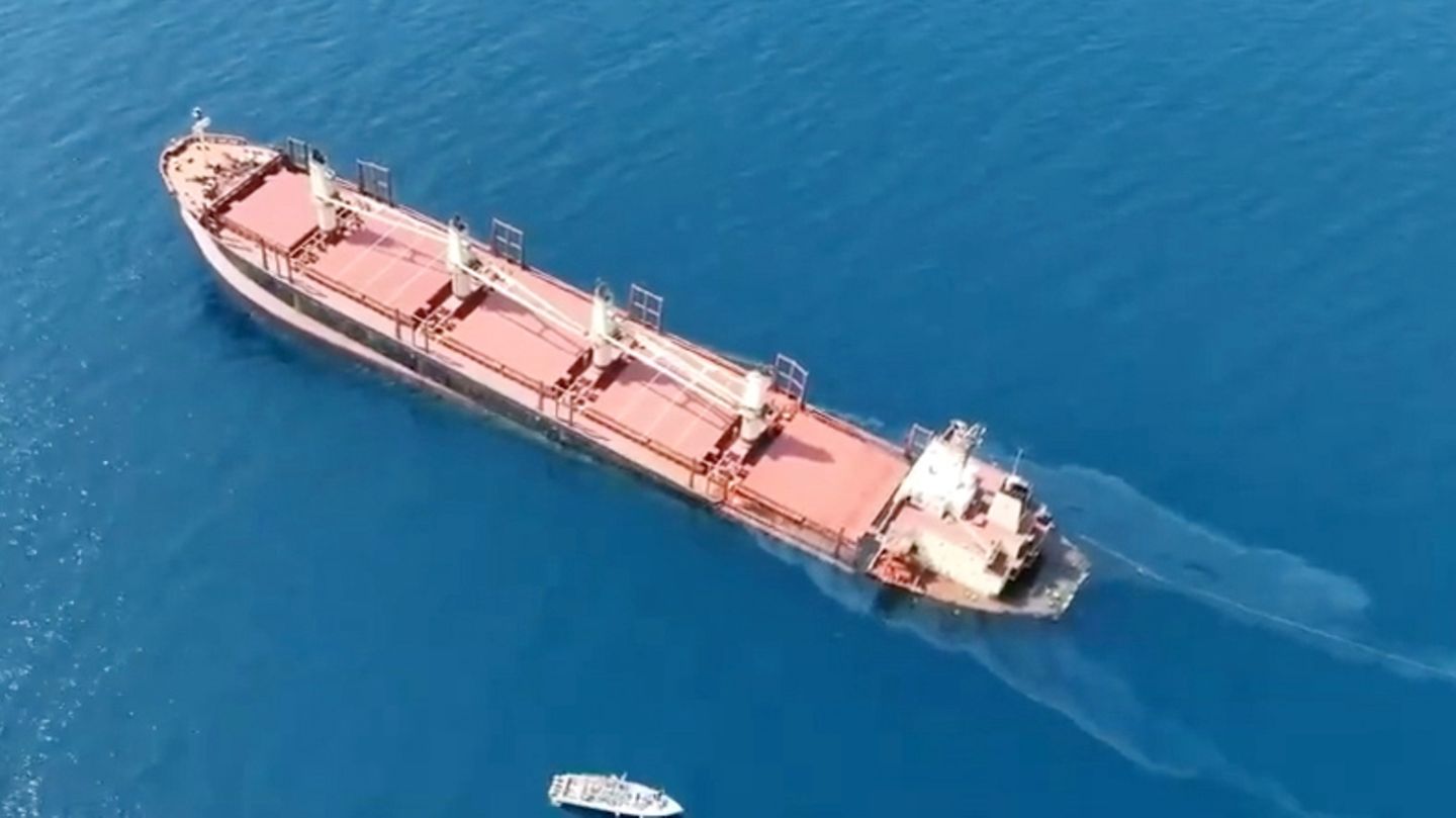 Rotes Meer: Huthi-Rebellen greifen Frachtschiff vor Jemens Küste an – Botschaft meldet zwei Tote