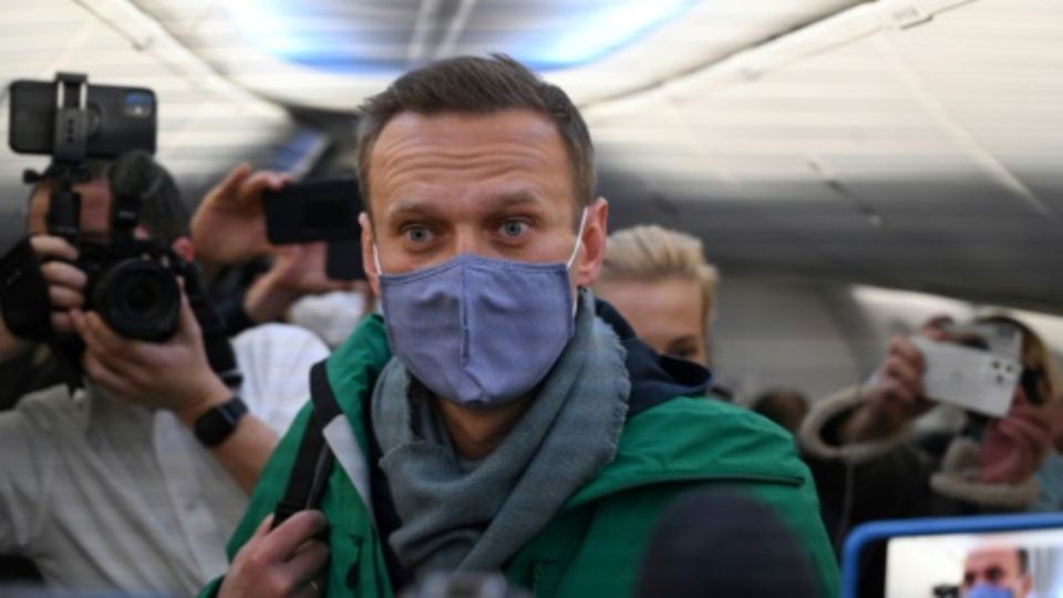 Nawalny am 17. Januar 2021 im Flugzeug, das ihn von Berlin nach Moskau brachte