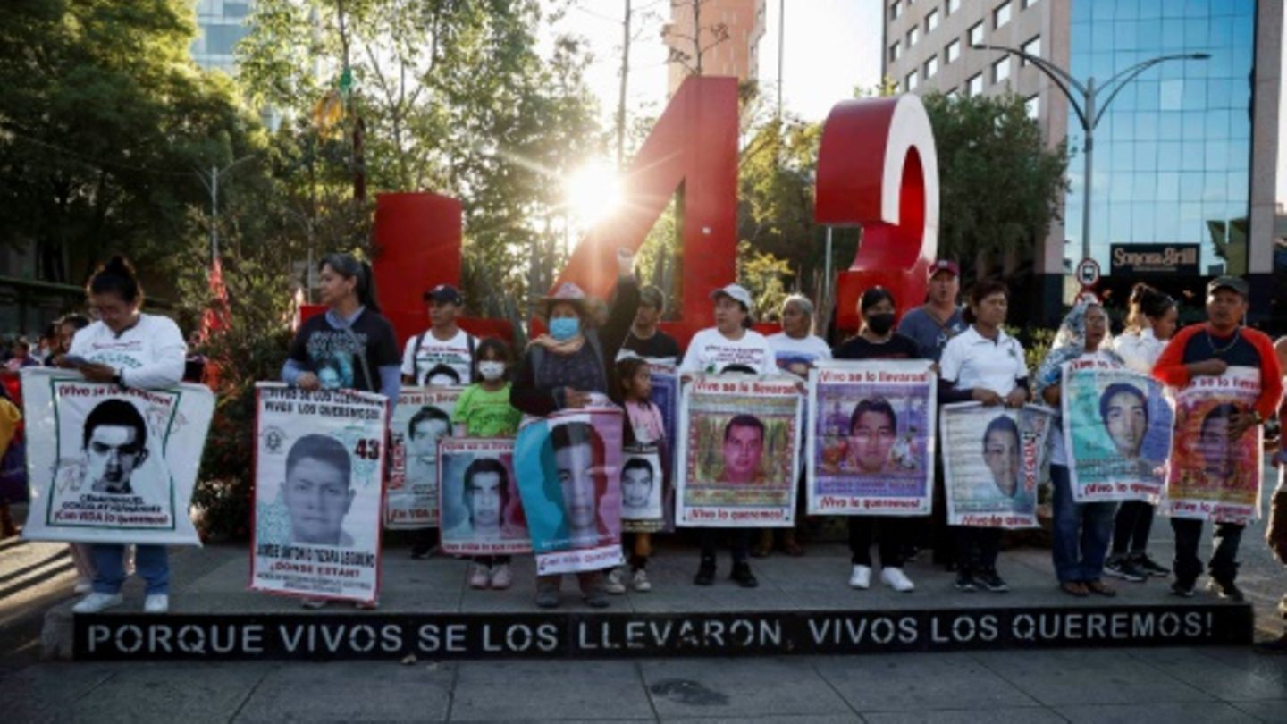 Protest gegen Verschleppung von Studenten: Demonstranten dringen in Mexiko in Präsidentenpalast ein