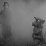 Jhancarla und Faultier Zosa in Bolivien