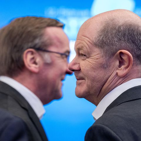 Boris Pistorius und Olaf Scholz im Profil