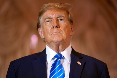 Donald Trump muss in einer Verleumdungsklage eine Kaution zahlen, um in Berufung zu gehen. Und die ist sofort fällig.