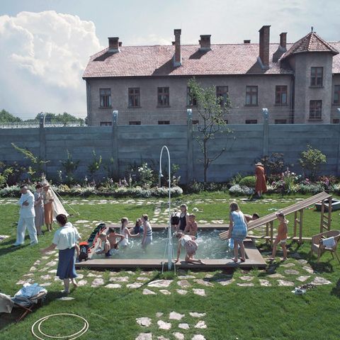 Im Garten der Familie Höß. Szene aus Jonathan Glazers Film "The Zone of Interest"