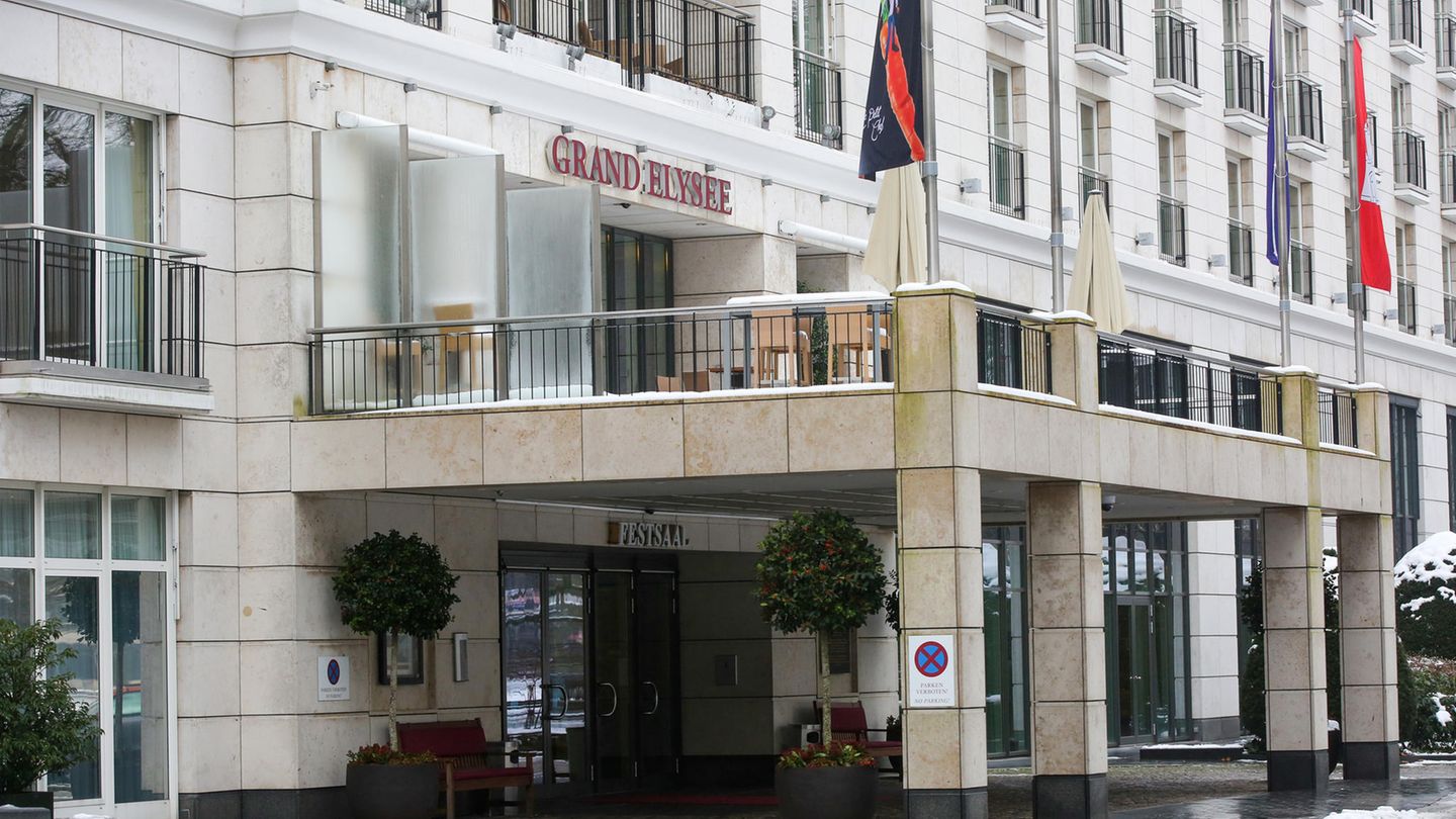 Christina Block: Außenansicht des Hamburger Luxus-Hotel Grand Elysée