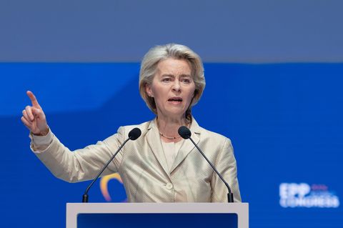 Ursula von der Leyen spricht bei ihrer Reise in Zypern über die Situation im Gazastreifen
