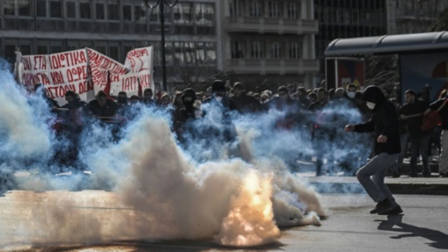 Gewalt bei Studenten-Demo gegen Hochschulreform in Griechenland