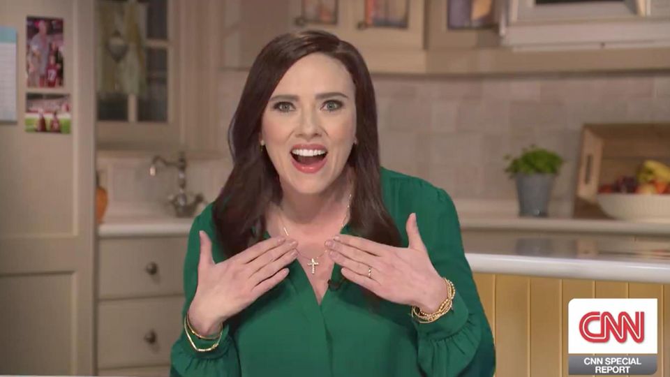 Scarlett Johansson spielt in der neuen Folge von "Saturday Night Live" die republikanische Senatorin Katie Britt