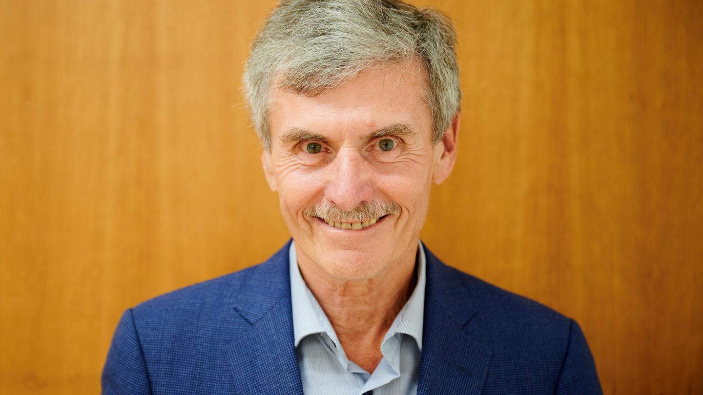 Autoexperte Professor Ferdinand Dudenhöffer, lange Jahre Hochschullehrer, betreibt die Bochumer Ferdi Research GmbH und das "Car Institute"