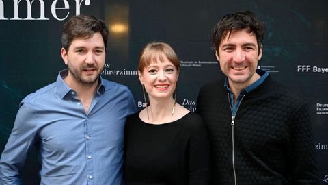 Johannes Duncker, Leonie Benesch und İlker Çatak bei der Premiere des Kinofilms "Das Lehrerzimmer" in den City Kinos in München