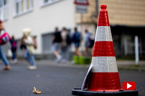 Verkehrspolitik: Aus für "Elterntaxis"? "Wollen, dass Kinder selbstständig zur Schule kommen"