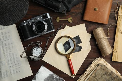 Hidden Games: Beweismaterial liegt auf dem Tisch.