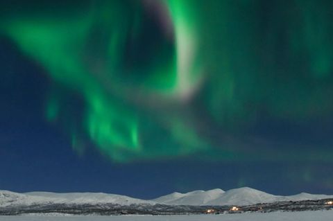 Forschernde erwarten für 2025 besonders gute Chancen, Polarlichter zu sehen. Doch bereits jetzt nehmen sie von Woche zu Woche zu. Das liegt an einem Phänomen, das nur etwa alle elf Jahre auftritt.