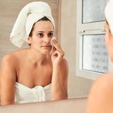 Richtig, aber nicht zu oft die Haut reinigen