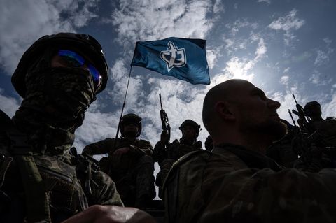 Gegner von Wladimir Putin: Kämpfer des Freiwilligenkorps und anderer exilrussischer paramilitärischer Organisationen